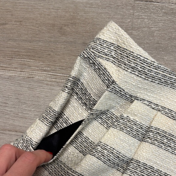 Gianni Bini Gray and Cream Striped Mini Skirt - Picture 3 of 4